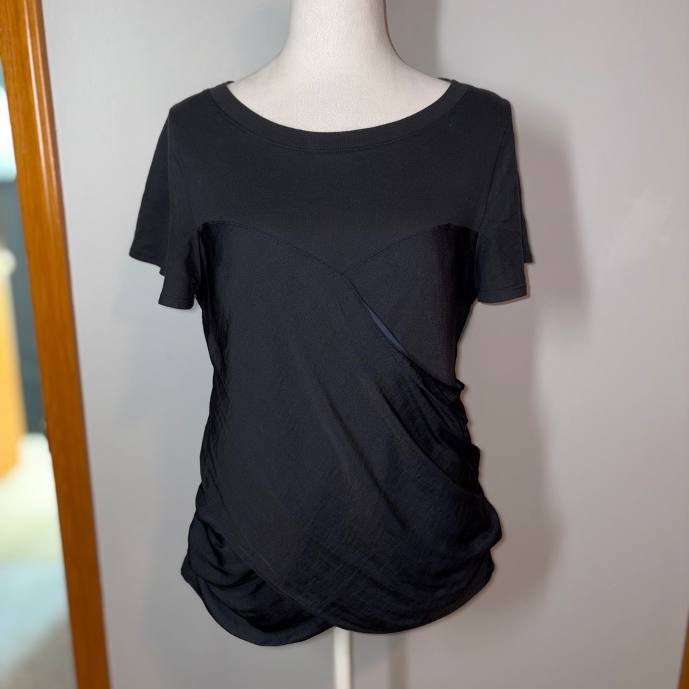 Maeve Anthropologie Black Top Ruched Detail Short Sleeve Small‎
